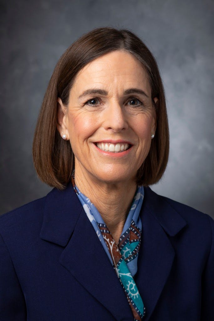 Headshot of Julie Luft